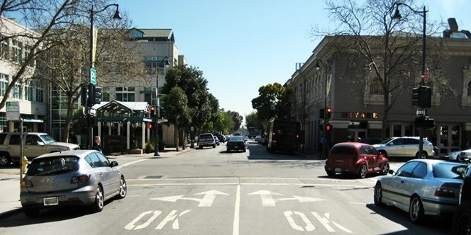 CLICK to continue: High Street at University Ave
