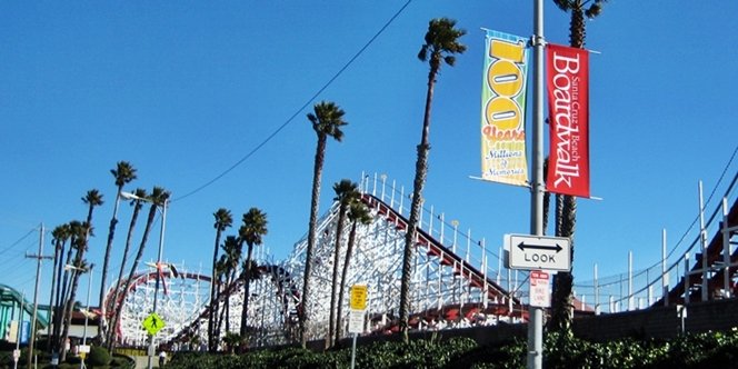 CLICK to continue: �in the warm California Sun - Boardwalk!
