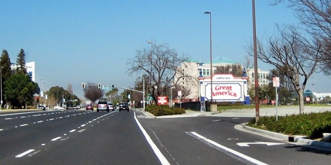 CLICK to continue: Entrance to Great America amusement park